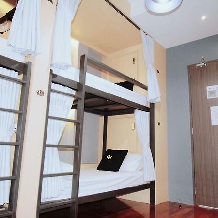 Gn Luxury Hostel Банкок Екстериор снимка