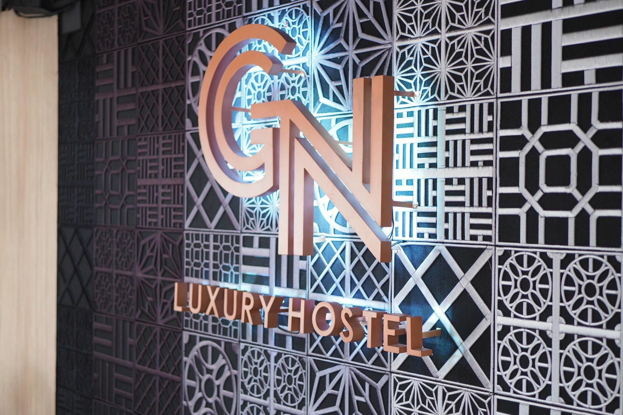 Gn Luxury Hostel Банкок Екстериор снимка